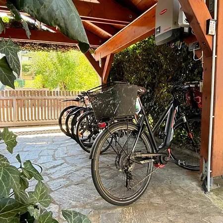 Ferienzimmer Trummer ホームステイ *